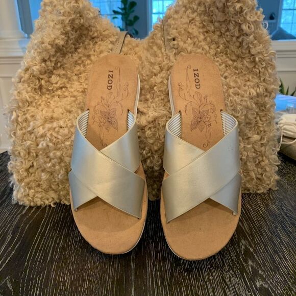 Izod Gold Slides sz 7 - Picture 1 of 4